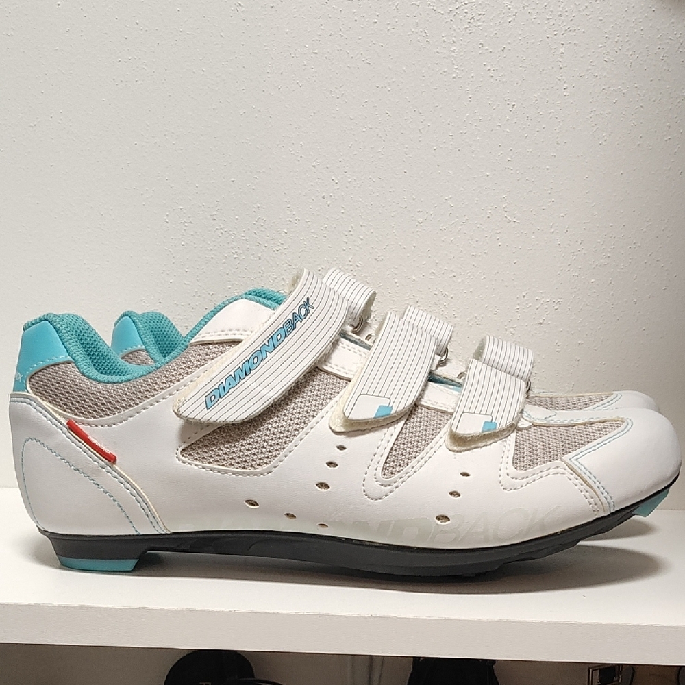 Diamond Back Cycling . Women's White and Aqua Shoes
